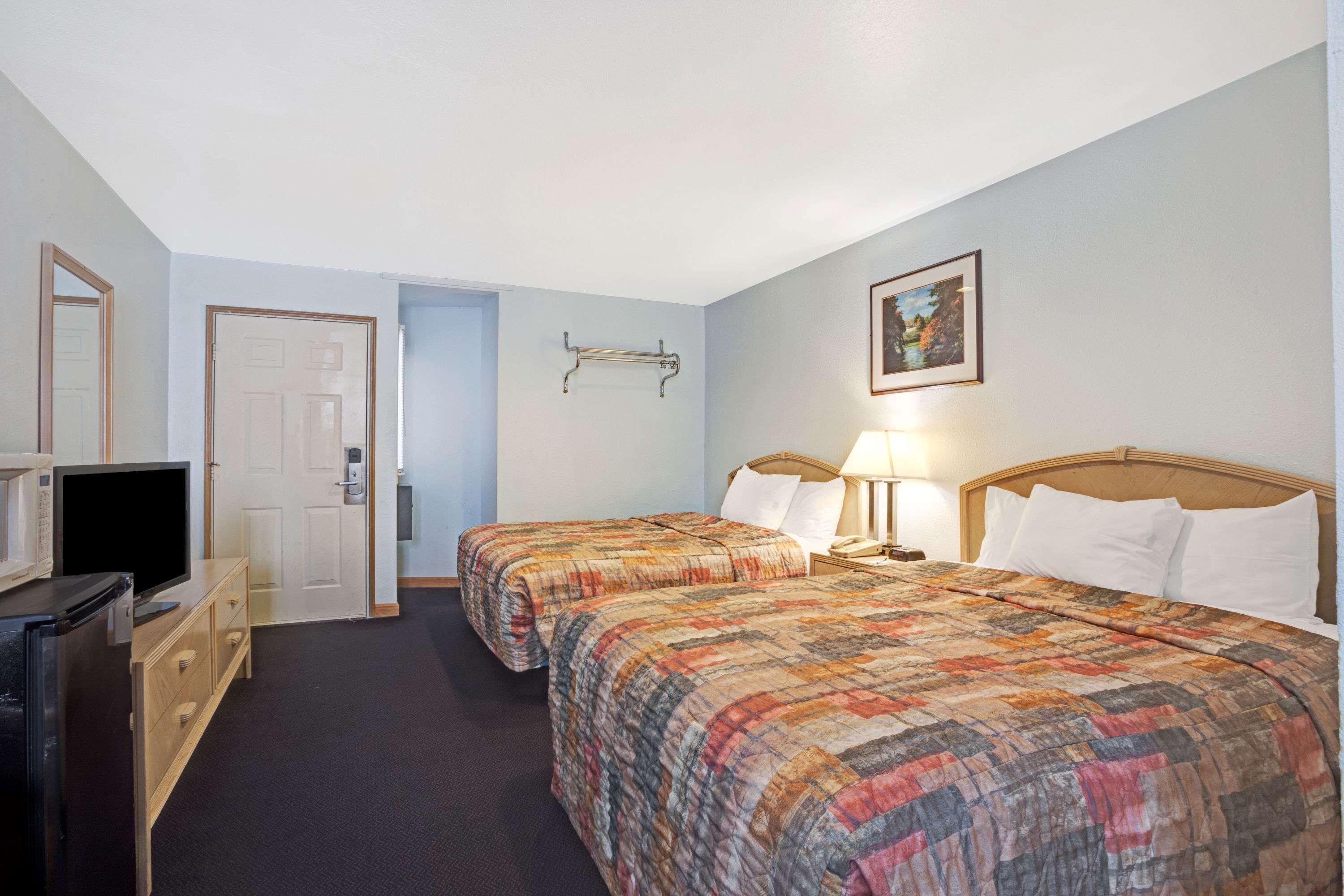 Travelodge By Wyndham Seattle North Of Downtown Zewnętrze zdjęcie